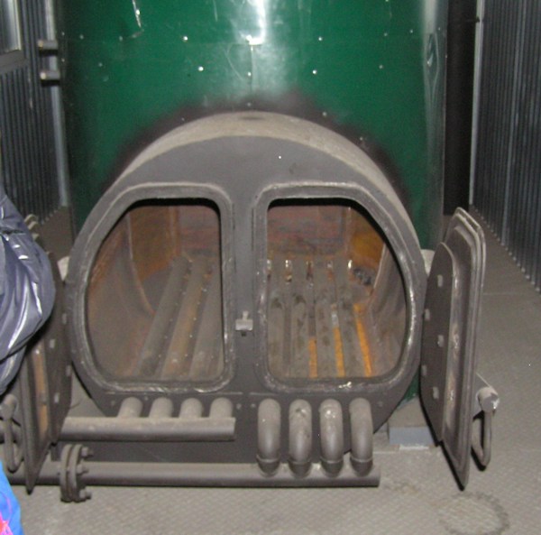 Промышленный образец изобретения печь для сжигания мусора мощностью до 2 МВт тепла